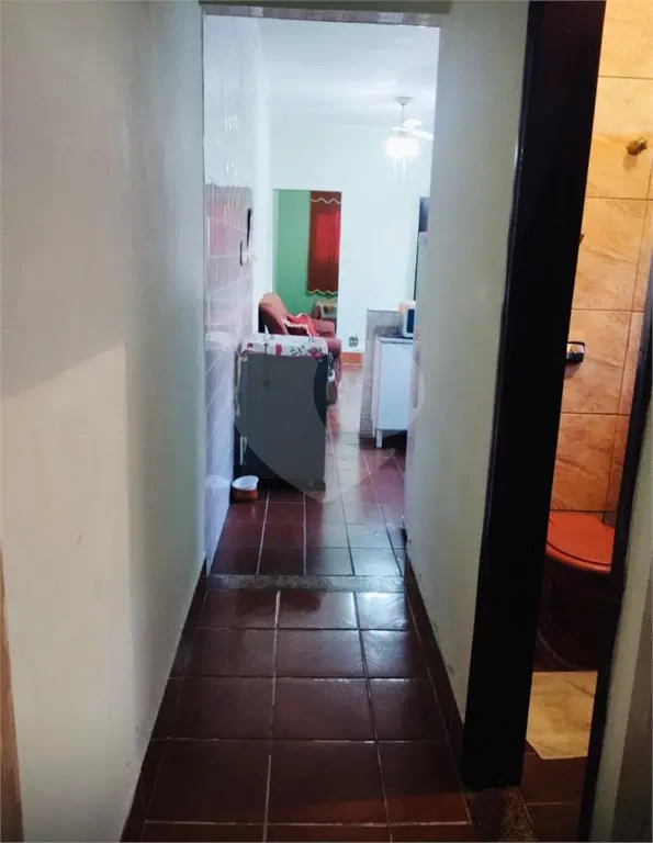 Casa Térrea para Venda em Praia Grande, Vila Guilhermina, 2 dormitórios, 1 banheiro, 2 vagas