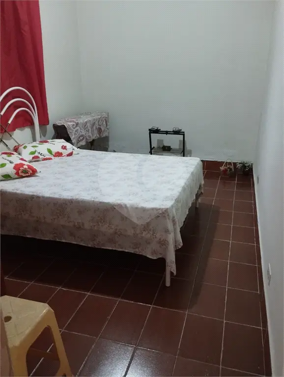 Casa Térrea para Venda em Praia Grande, Vila Guilhermina, 2 dormitórios, 1 banheiro, 2 vagas