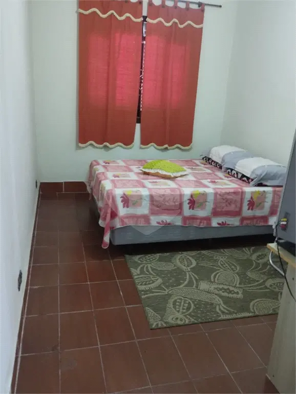 Casa Térrea para Venda em Praia Grande, Vila Guilhermina, 2 dormitórios, 1 banheiro, 2 vagas