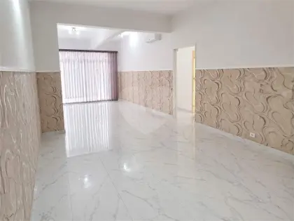 Prédio Comercial para Venda em Praia Grande, Caiçara, 3 banheiros
