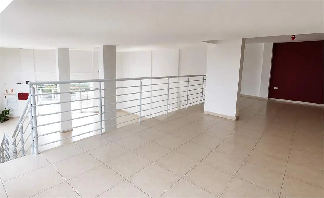 Prédio Comercial para Venda em Praia Grande, Caiçara, 3 banheiros