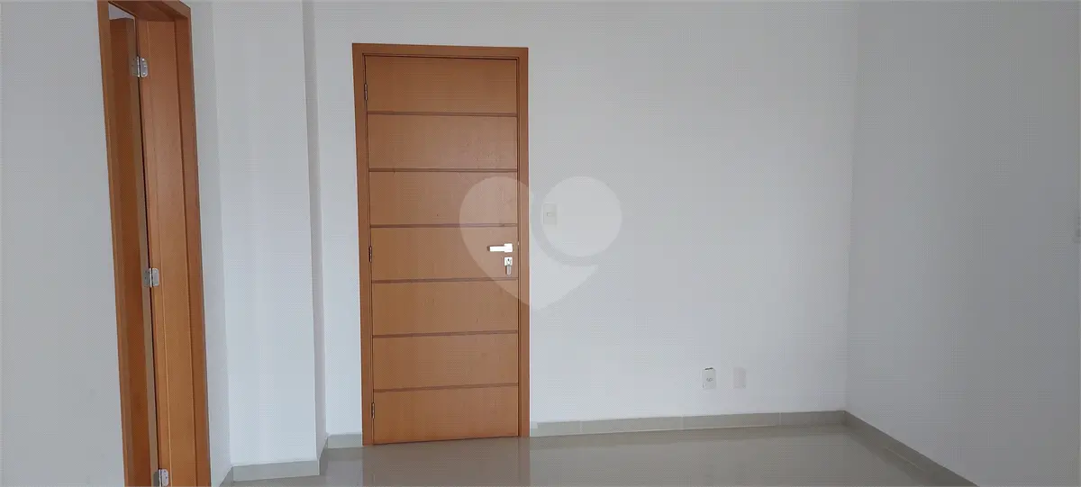 Prédio Comercial para Venda em Praia Grande, Caiçara, 3 banheiros
