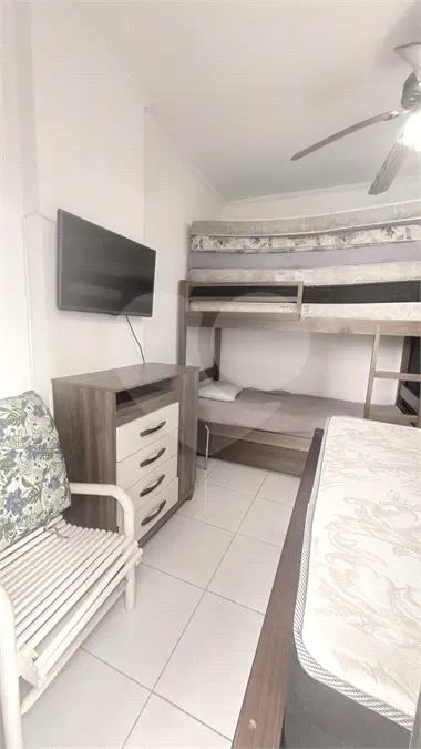 Apartamento para Venda em Praia Grande, Vila Tupi, 1 dormitório, 1 suíte, 2 banheiros, 1 vaga