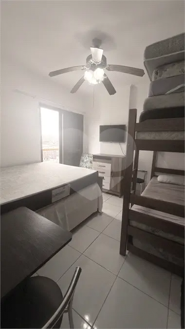Apartamento para Venda em Praia Grande, Vila Tupi, 1 dormitório, 1 suíte, 2 banheiros, 1 vaga