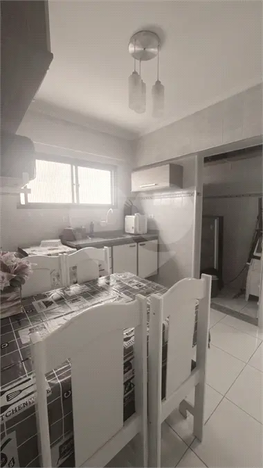 Apartamento para Venda em Praia Grande, Vila Tupi, 1 dormitório, 1 suíte, 2 banheiros, 1 vaga