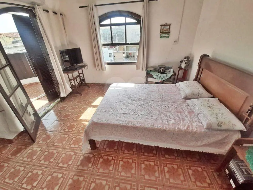Sobrado para Venda em Praia Grande, Boqueirão, 4 dormitórios, 1 suíte, 2 banheiros, 6 vagas