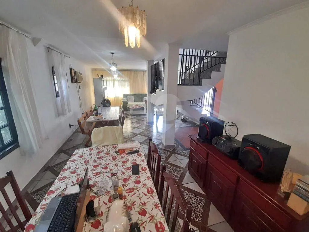 Sobrado para Venda em Praia Grande, Boqueirão, 4 dormitórios, 1 suíte, 2 banheiros, 6 vagas