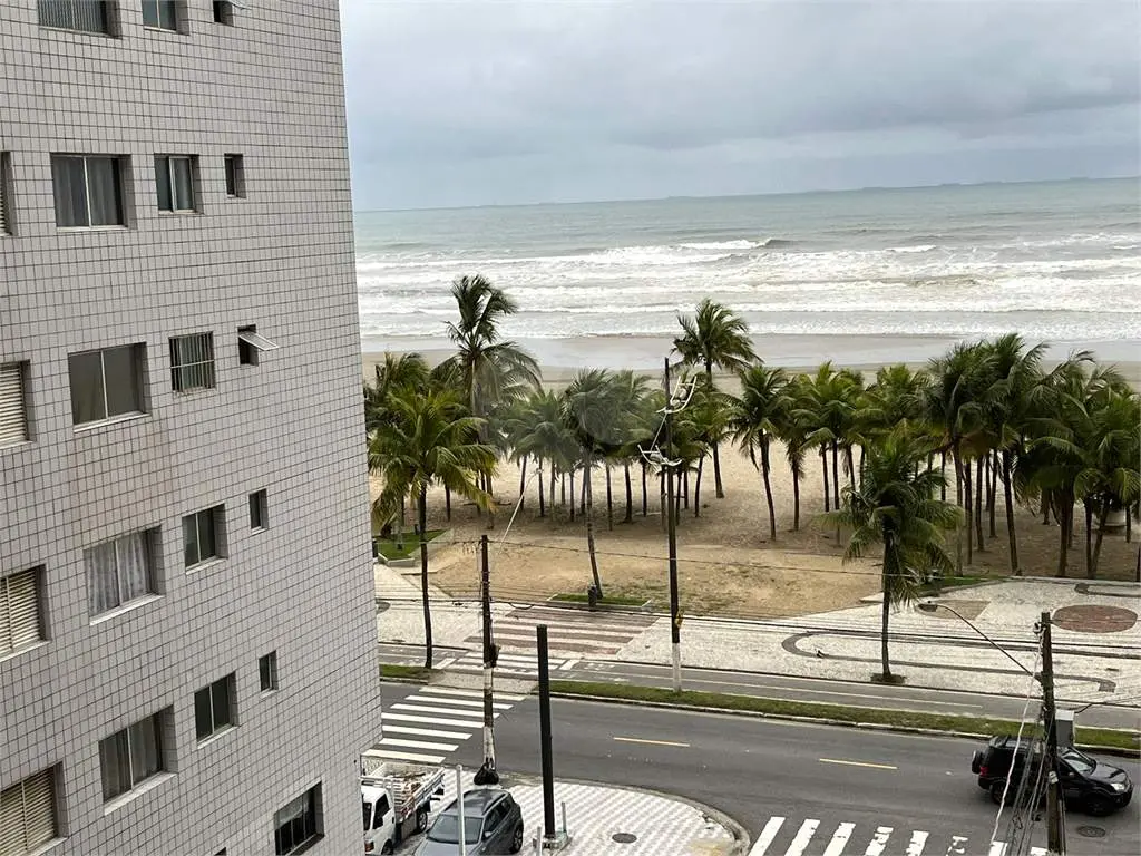 Apartamento para Venda em Praia Grande, Vila Tupi, 1 dormitório, 1 banheiro, 1 vaga