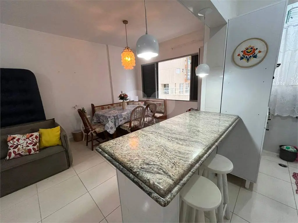 Apartamento para Venda em Praia Grande, Vila Tupi, 1 dormitório, 1 banheiro, 1 vaga