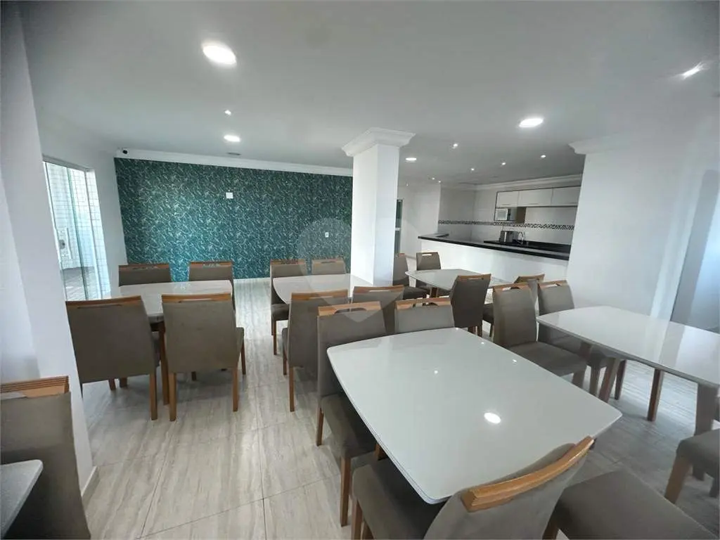 Apartamento para Venda em Praia Grande, Caiçara, 2 dormitórios, 2 suítes, 2 banheiros, 2 vagas