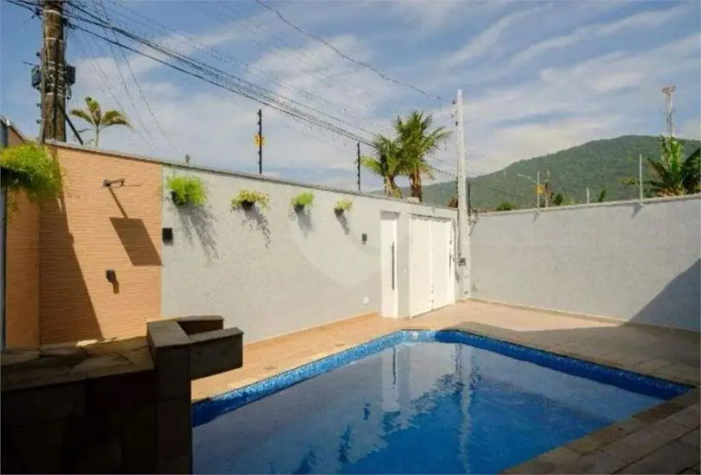 Casa para Venda em Praia Grande, Solemar, 3 dormitórios, 1 suíte, 3 banheiros, 5 vagas