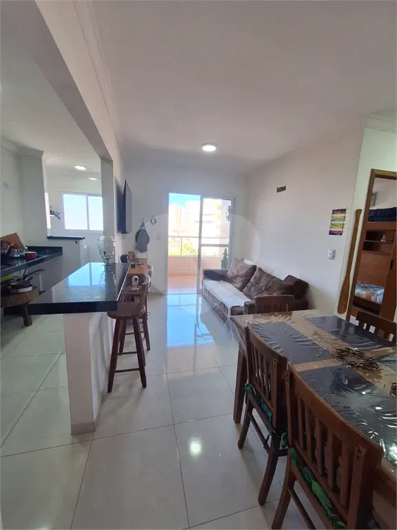 Apartamento para Venda em Praia Grande, Campo aviação, 2 dormitórios, 1 suíte, 2 banheiros, 1 vaga