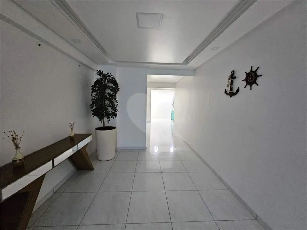 Apartamento para Venda em Praia Grande, Vila Guilhermina, 2 dormitórios, 1 suíte, 2 banheiros, 2 vagas