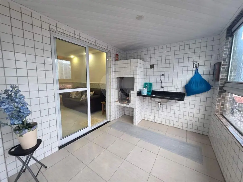 Apartamento para Venda em Praia Grande, Vila Guilhermina, 2 dormitórios, 1 suíte, 2 banheiros, 2 vagas