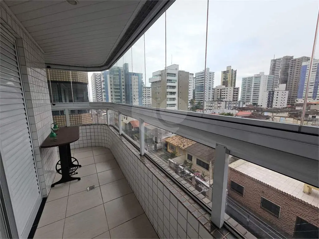 Apartamento para Venda em Praia Grande, Guilhermina, 2 dormitórios, 1 suíte, 2 banheiros, 2 vagas