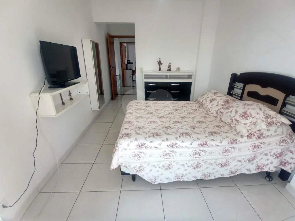 Apartamento para Venda em Praia Grande, Vila Tupi, 2 dormitórios, 1 suíte, 1 banheiro, 1 vaga