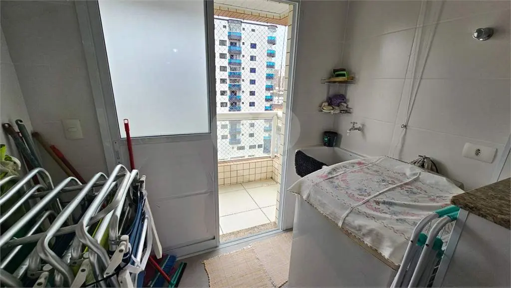 Apartamento para Venda em Praia Grande, Guilhermina, 3 dormitórios, 3 suítes, 4 banheiros, 2 vagas