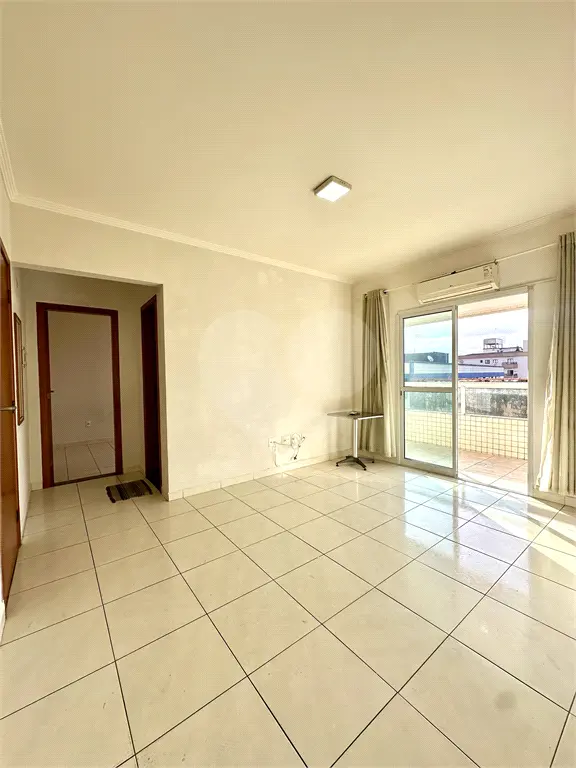 Apartamento para Venda em Praia Grande, Campo aviação, 1 dormitório, 1 banheiro, 1 vaga