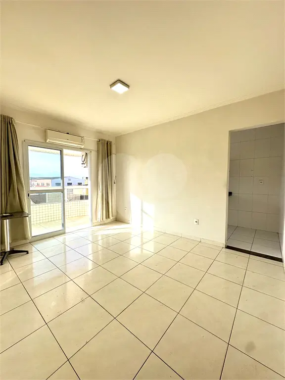 Apartamento para Venda em Praia Grande, Campo aviação, 1 dormitório, 1 banheiro, 1 vaga