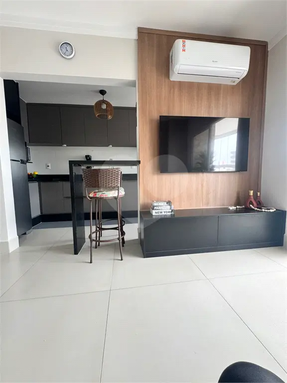 Apartamento para Venda em Praia Grande, Vila Guilhermina, 3 dormitórios, 3 suítes, 4 banheiros, 2 vagas