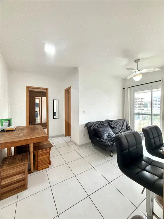 Apartamento para Venda em Praia Grande, Guilhermina, 1 dormitório, 1 banheiro, 1 vaga