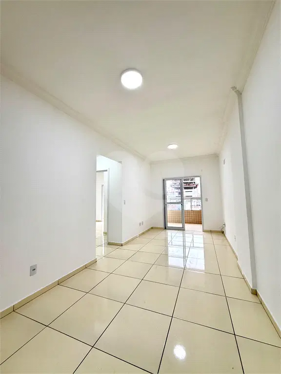 Apartamento para Venda em Praia Grande, Campo aviação, 2 dormitórios, 1 suíte, 2 banheiros, 1 vaga