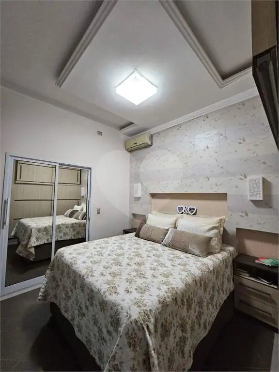 Casa para Venda em Praia Grande, Forte, 3 dormitórios, 1 suíte, 3 banheiros, 3 vagas