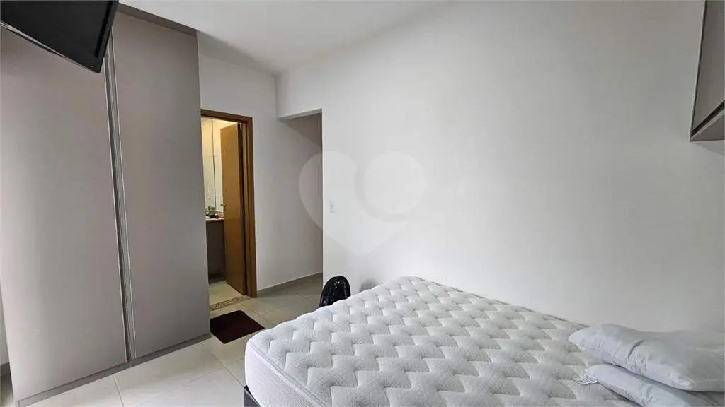 Apartamento para Venda em Praia Grande, Vila Tupi, 2 dormitórios, 1 suíte, 2 banheiros, 2 vagas