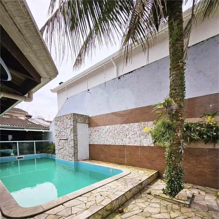Casa para Venda em Praia Grande, Forte, 3 dormitórios, 1 suíte, 3 banheiros, 3 vagas