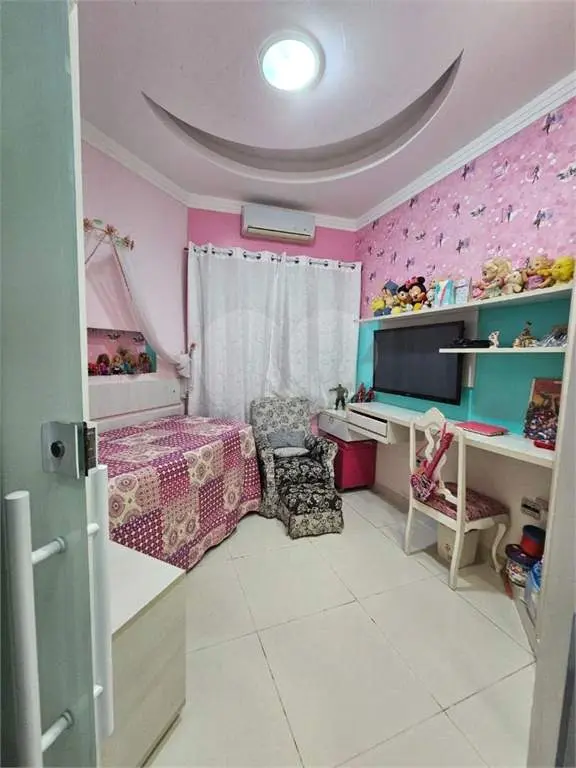 Casa para Venda em Praia Grande, Forte, 3 dormitórios, 1 suíte, 3 banheiros, 3 vagas