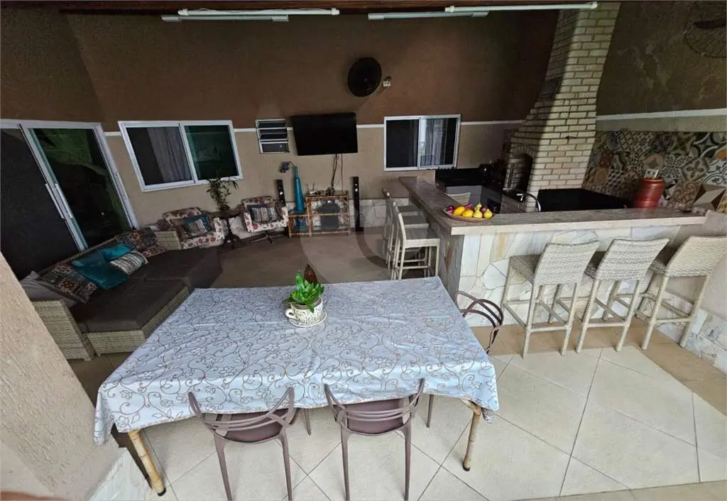 Casa para Venda em Praia Grande, Forte, 3 dormitórios, 1 suíte, 3 banheiros, 3 vagas