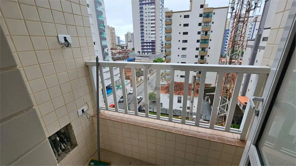 Apartamento para Venda em Praia Grande, Vila Tupi, 2 dormitórios, 1 suíte, 2 banheiros, 2 vagas