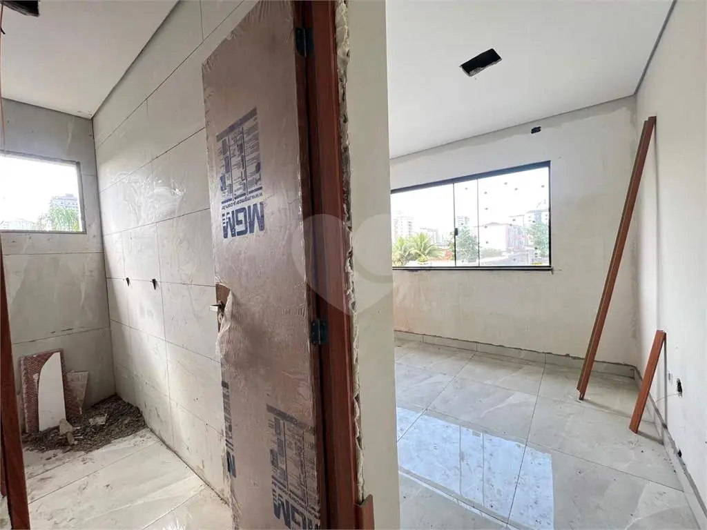 Casa para Venda em Praia Grande, Guilhermina, 3 dormitórios, 1 suíte, 2 banheiros, 1 vaga
