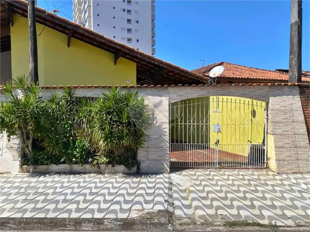 Casa para Venda em Praia Grande, Caiçara, 2 dormitórios, 1 suíte, 2 banheiros, 4 vagas