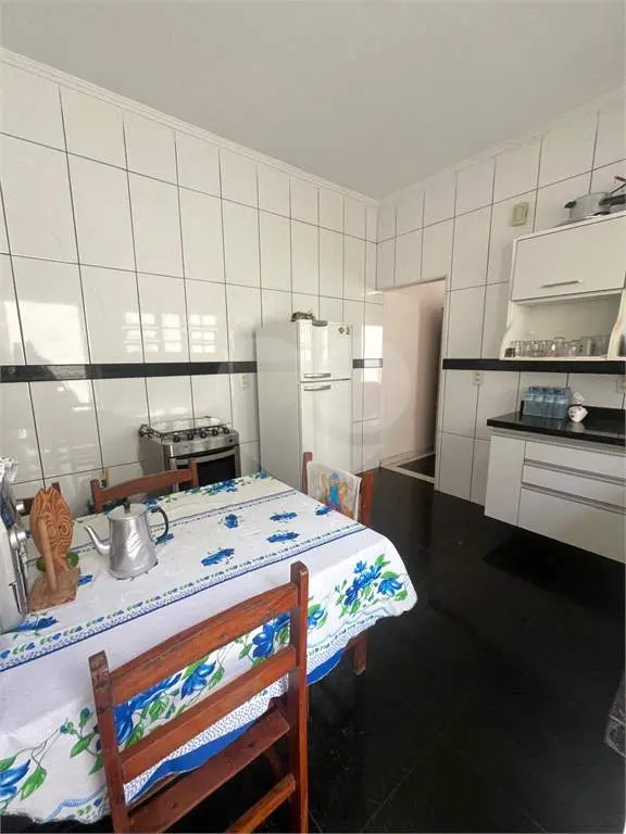 Casa para Venda em Praia Grande, Aviação, 2 dormitórios, 1 suíte, 2 banheiros, 2 vagas