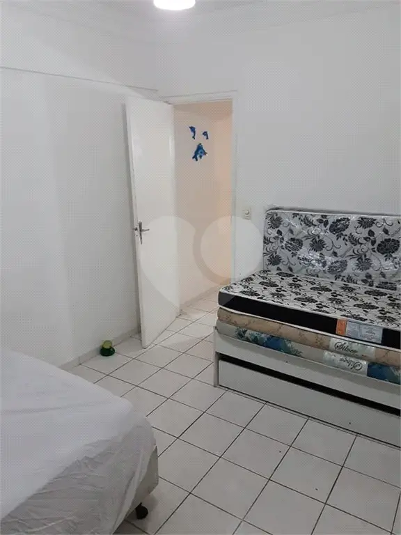 Apartamento para Venda em Praia Grande, Tupi, 1 dormitório, 1 banheiro, 1 vaga