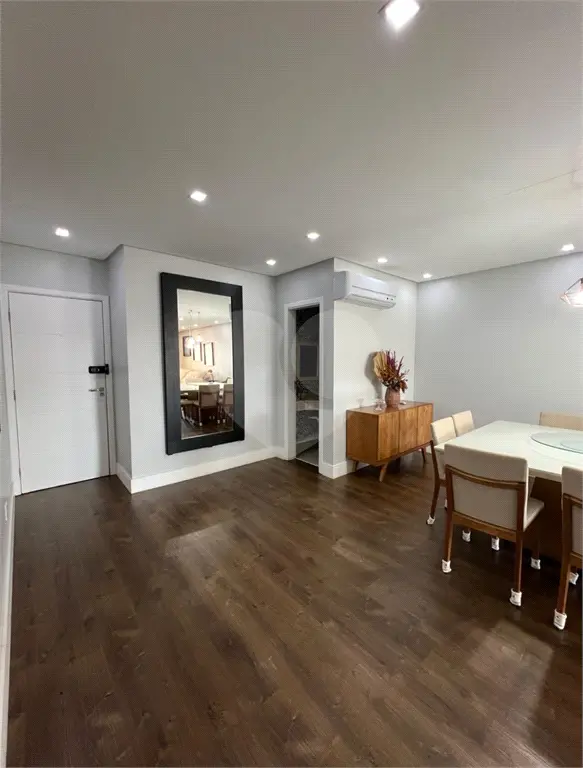 Apartamento para Venda em Praia Grande, Guilhermina, 4 dormitórios, 3 suítes, 5 banheiros, 2 vagas