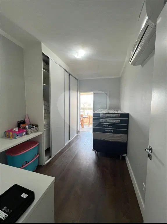Apartamento para Venda em Praia Grande, Guilhermina, 4 dormitórios, 3 suítes, 5 banheiros, 2 vagas