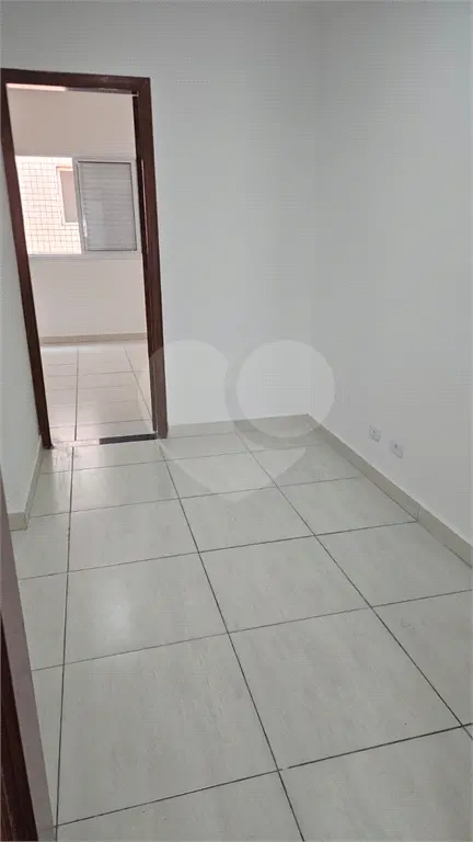 Sobrado para Venda em Praia Grande, Vila Guilhermina, 3 dormitórios, 2 suítes, 2 banheiros, 2 vagas