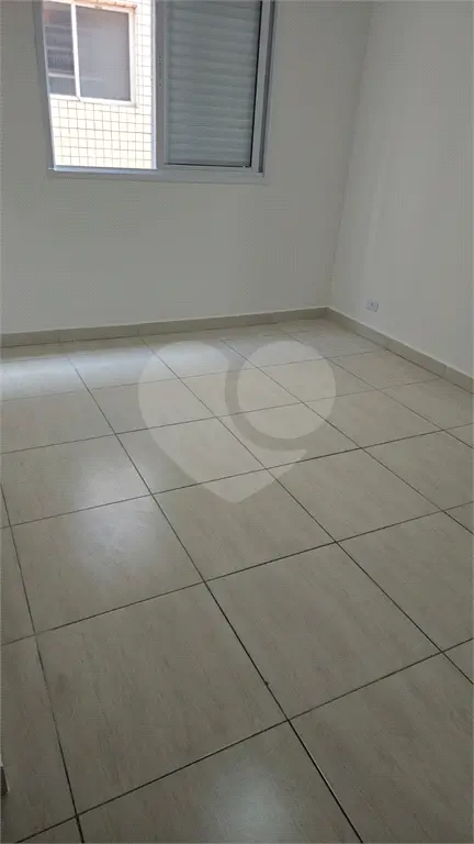 Sobrado para Venda em Praia Grande, Vila Guilhermina, 3 dormitórios, 2 suítes, 2 banheiros, 2 vagas