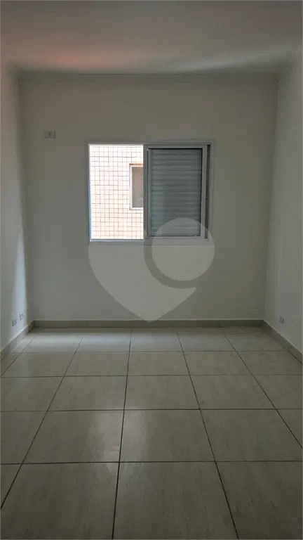 Sobrado para Venda em Praia Grande, Vila Guilhermina, 3 dormitórios, 2 suítes, 2 banheiros, 2 vagas