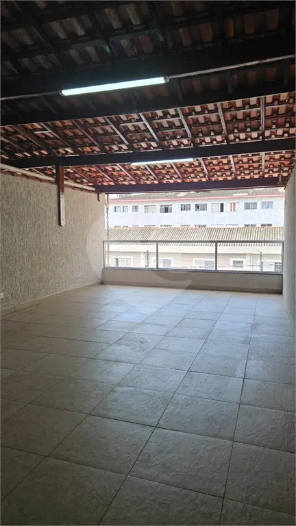 Sobrado para Venda em Praia Grande, Vila Guilhermina, 3 dormitórios, 2 suítes, 2 banheiros, 2 vagas