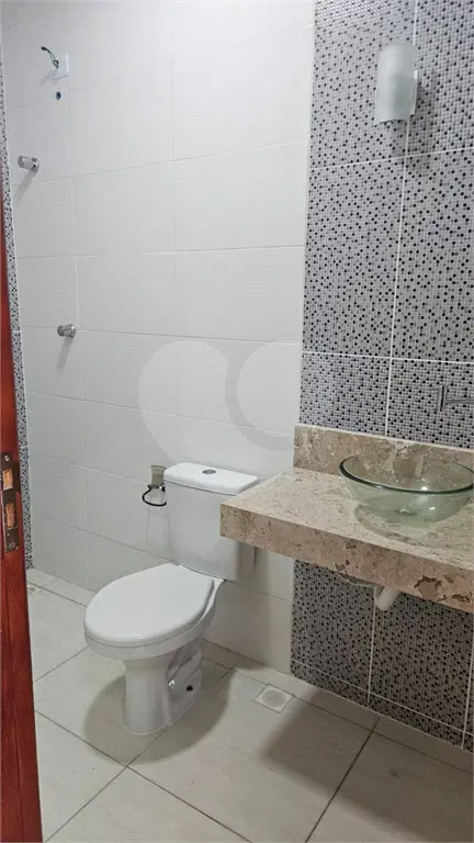 Sobrado para Venda em Praia Grande, Vila Guilhermina, 3 dormitórios, 2 suítes, 2 banheiros, 2 vagas