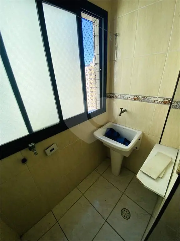Apartamento para Venda em Praia Grande, Campo aviação, 1 dormitório, 1 banheiro, 1 vaga