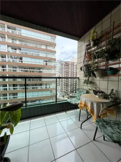 Apartamento para Venda em Praia Grande, Tupi, 2 dormitórios, 1 suíte, 2 banheiros, 1 vaga