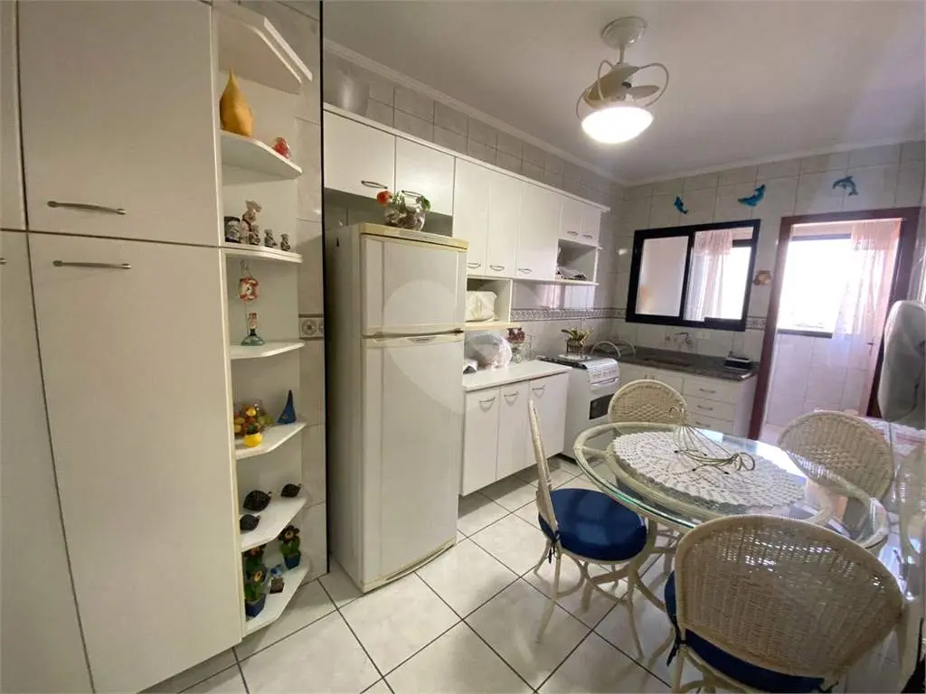 Apartamento para Venda em Praia Grande, Guilhermina, 1 dormitório, 1 suíte, 2 banheiros, 1 vaga