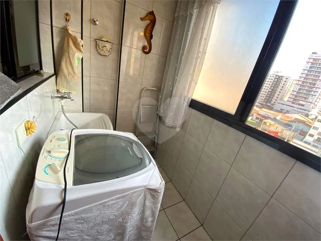 Apartamento para Venda em Praia Grande, Guilhermina, 1 dormitório, 1 suíte, 2 banheiros, 1 vaga