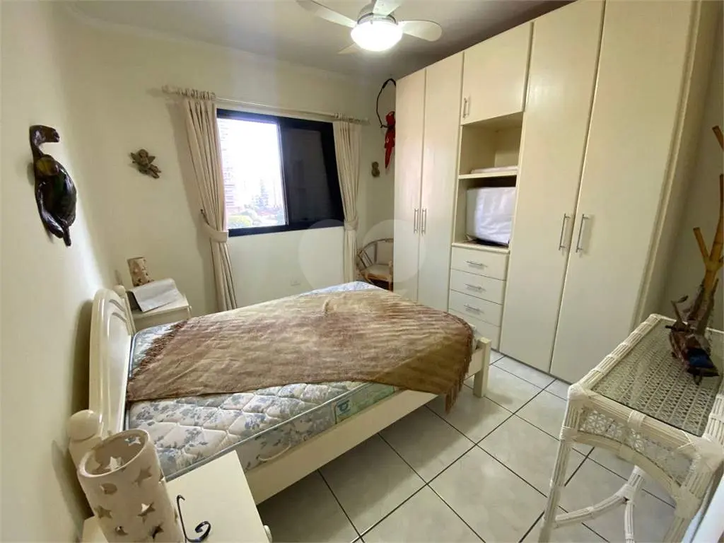 Apartamento para Venda em Praia Grande, Guilhermina, 1 dormitório, 1 suíte, 2 banheiros, 1 vaga
