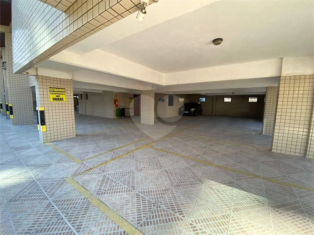 Apartamento para Venda em Praia Grande, Guilhermina, 1 dormitório, 1 suíte, 2 banheiros, 1 vaga