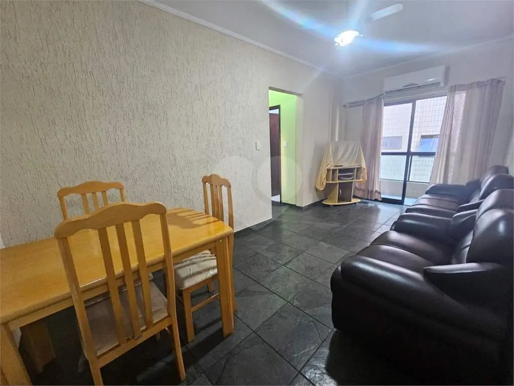 Apartamento para Venda em Praia Grande, Guilhermina, 2 dormitórios, 1 banheiro, 1 vaga